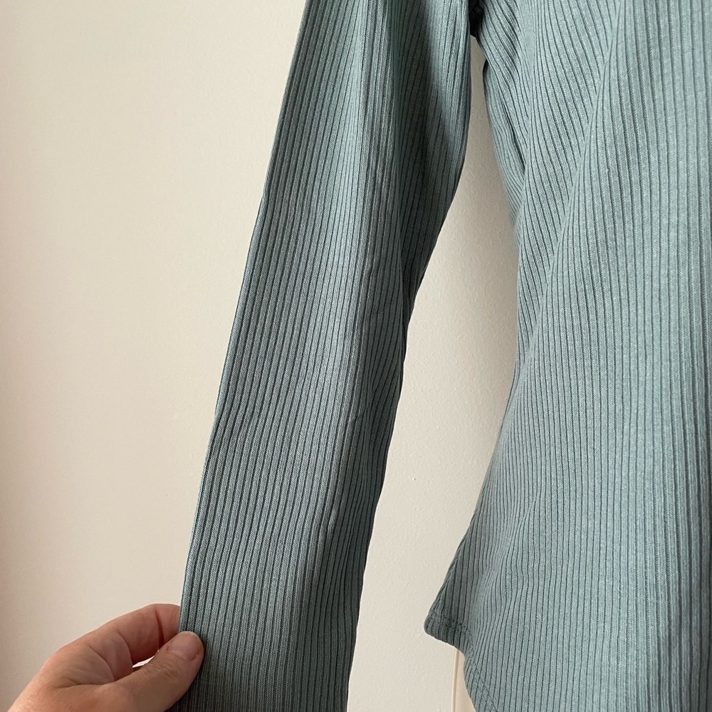 CHASER Ribbed Long Sleeve Top Blue Gray Size Small - Picture 2 of 12
